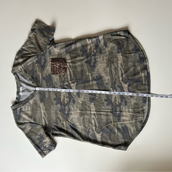 Plus Size Camo T-Shirt with Sequin Pocket - Picture 5 of 9